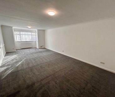 4 bedroom semi-detached house to rent - Photo 2