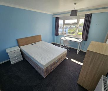 3 bedroom apartment to rent - Photo 5