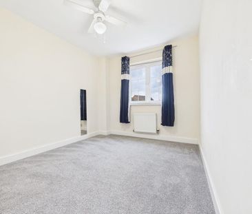 4 bedroom semi-detached house to rent - Photo 6