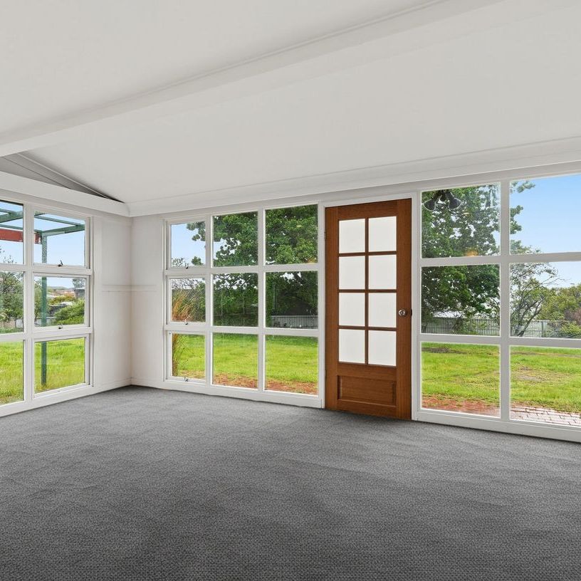 Large 5 bedroom Family Home - Photo 1