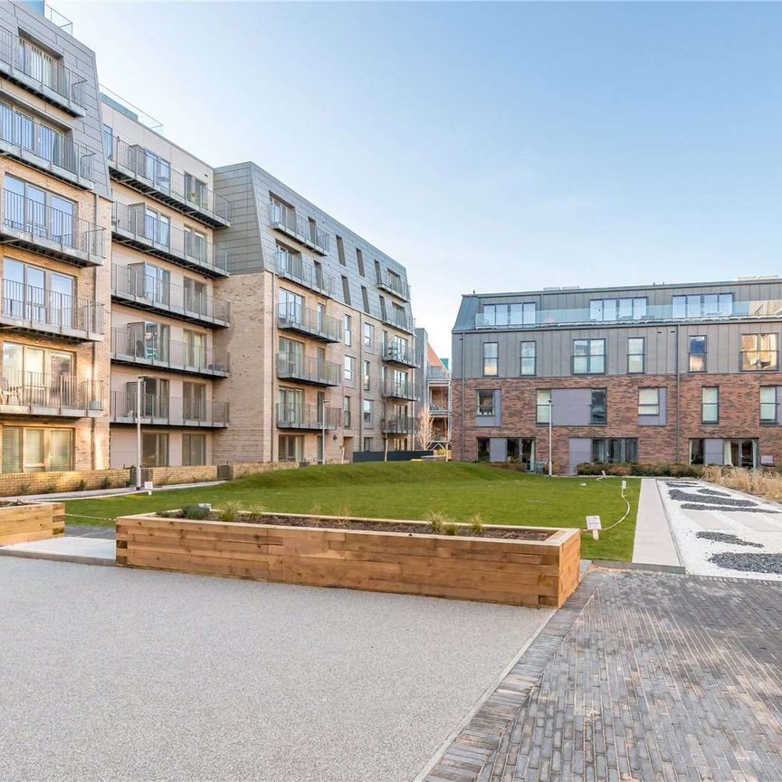 A superb modern ground floor one bedroom flat with a private terrace in a new development in Cannonmills. - Photo 1