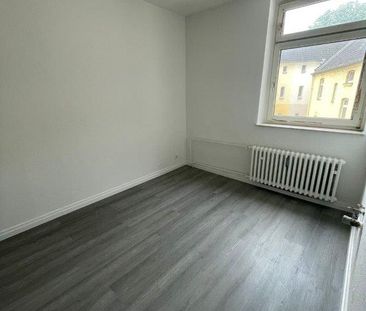 Tapezieren-Einziehen-Wohlfühlen!! 2Zimmer mit großer Küche*** - Foto 1