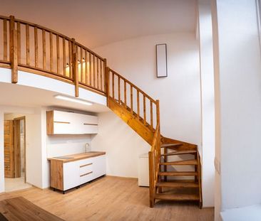 Na prenájom 2-izbový mezonetový byt so záhradkou a vlastným parkova... - Photo 3