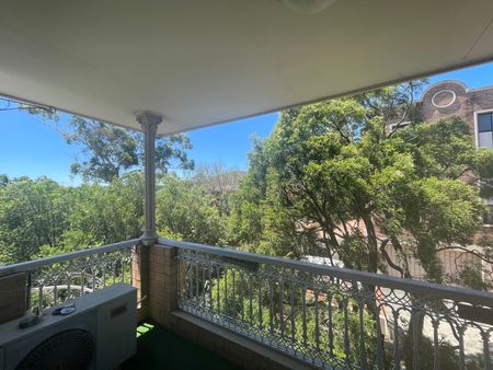 Spacious Two Bedroom Unit in Ryde - Photo 5