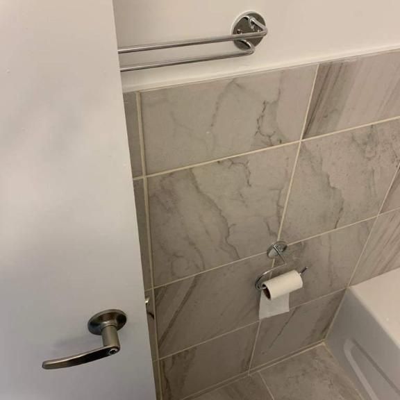 1 CH - 1 SDB - Laval - $1,300 /mo - Photo 1