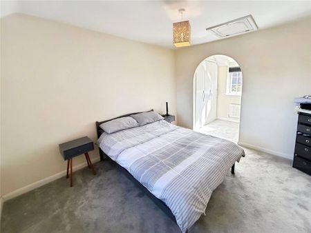 4 bedroom detached house to rent - Photo 3