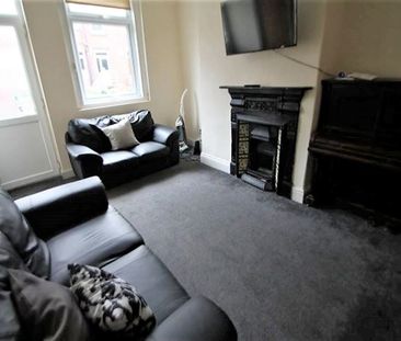 5 Bed - 11 Stanmore Street, Burley, Leeds - LS4 2RS - Student - Photo 5