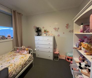FOUR BEDROOM HOME - LOW MAINTENANCE! - Photo 2
