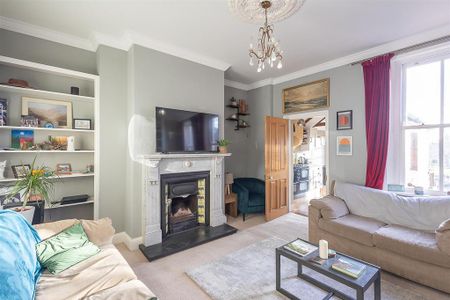 2 bedroom maisonette to rent - Photo 3