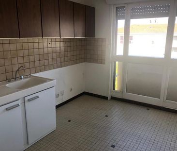 Location Appartement 1 pièce 32m² ST ETIENNE 42000 - Photo 3