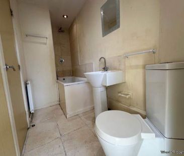 2 bedroom property to rent in Rossendale - Photo 4