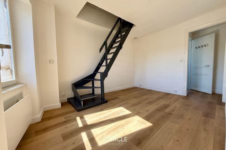 Appartement Thiers sur Thève T2 30 m2 chambre + Mezzanine, - Photo 4