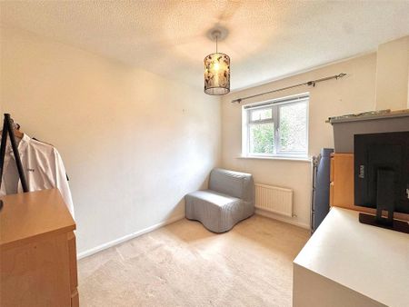 3 bedroom semi-detached house to rent - Photo 4