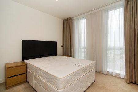 1 Bed Flat, Pan Peninsula Square, E14 - Photo 3