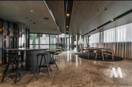 Flemington - Photo 5