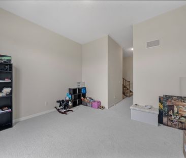 For Lease - 121 Oakmont Drive, Loyalist, Ontario - Photo 6