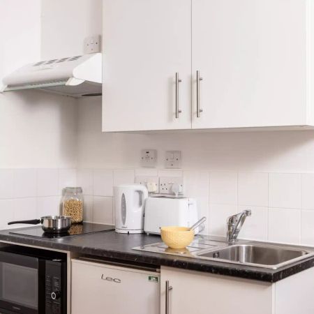 Studio Apartment - Photo 4