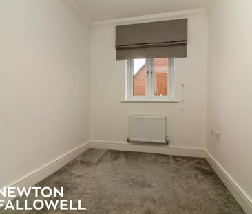 3 bedroom semi-detached house to rent - Photo 2