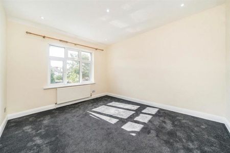 Milborough Crescent, Hither Green, SE12 - Photo 4