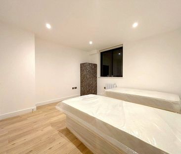 Farnborough Road, Farnborough, Surrey, GU14 - Photo 3