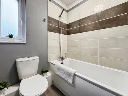 2 bedroom end of terrace house to rent - Photo 5