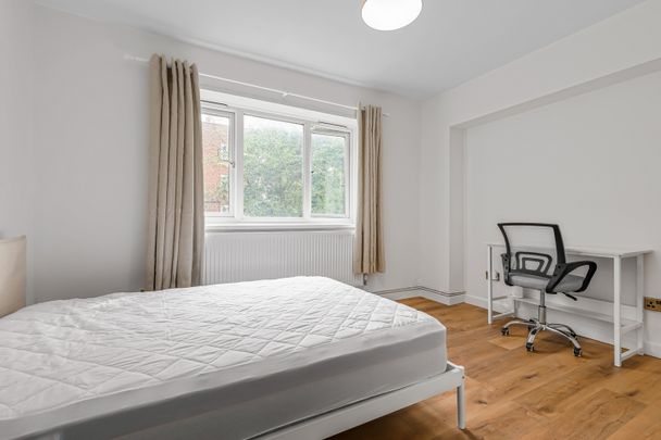 Room in a Shared Flat, Tayside Court, SE5 - Photo 1