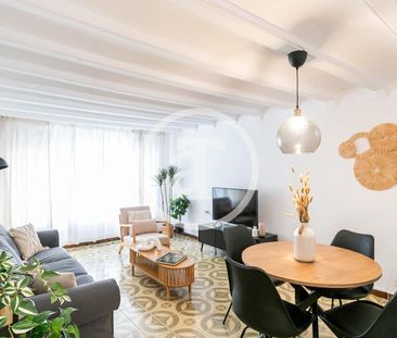 Piso de alquiler en C/ de Joaquín Costa, El Raval - Photo 2