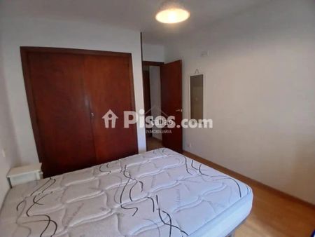 Piso en alquiler en Centro - Photo 2