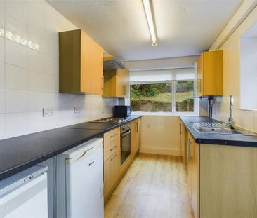 4 bedroom terraced house to rent - Photo 6