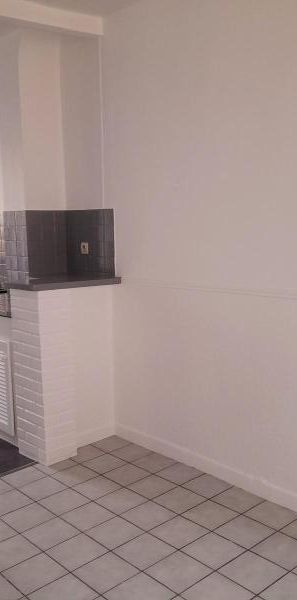 Location Appartement 2 pièces 35m² CORBEIL ESSONNES 91100 - Photo 2