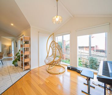 Immaculate, elevated home in a great location - Photo 3