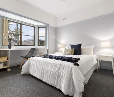 Charming Cottage in Prime Location! - Photo 2