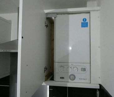 Ground floor flat to rent on - Photo 6