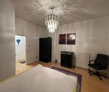 3 bedroom flat to rent - Photo 4