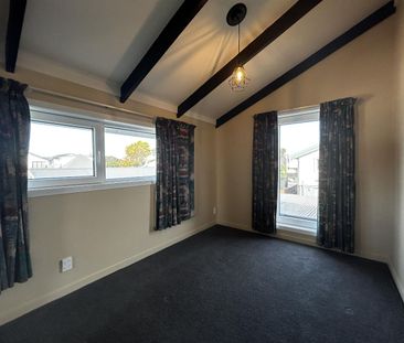 Modern two bedroom townhouse in Linwood! - Photo 2