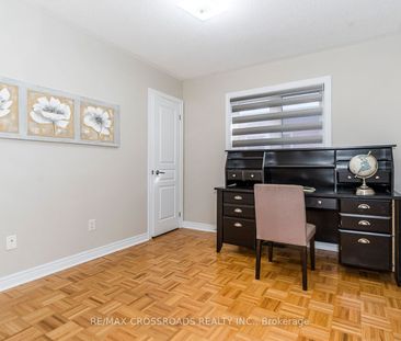 For Lease - 24 Cozens Drive, Richmond Hill, Ontario - Photo 4