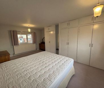 3 bedroom semi-detached house to rent - Photo 4