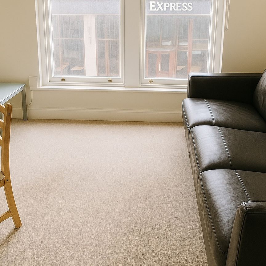 3 Bed Flat, Regent Street, BS8 - Photo 1