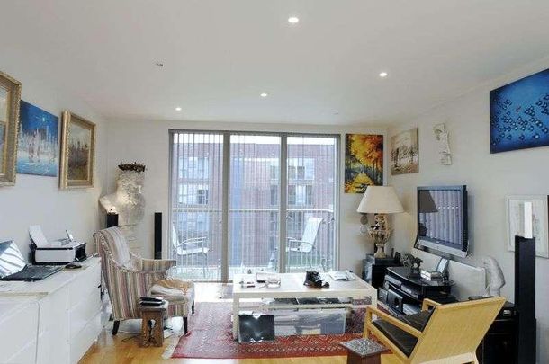 The Heart, Walton-on-thames, KT12 - Photo 1