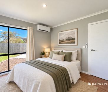Comfortable Living with Ensuite, Spacious Outdoor Entertaining & Ga... - Photo 2