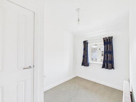 3 BED Town house To rent - Photo 2