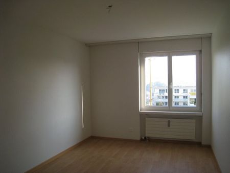 Wohnen in Herisau... Sehr geeignet für Familie! - Photo 2