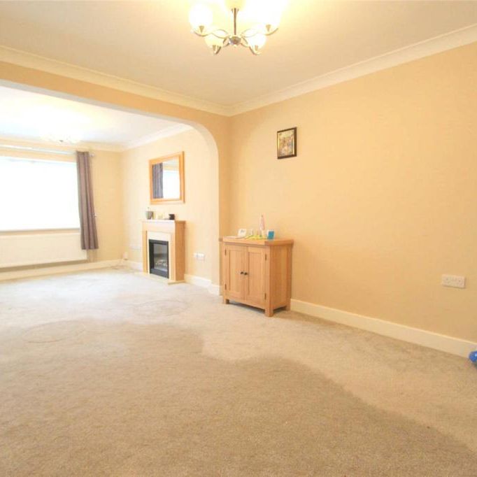3 bedroom end of terrace house to rent - Photo 1