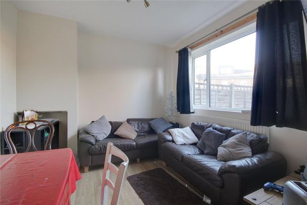 4 bedroom terraced house to rent - Photo 1