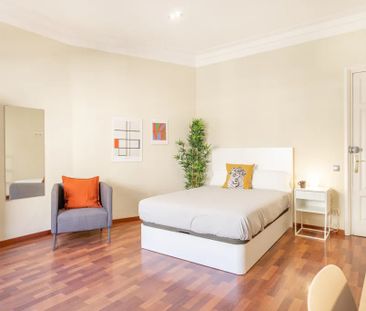 Via Laietana, Barcelona, Catalonia 08003 - Photo 4