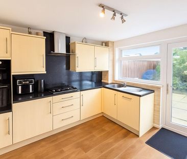 3 bedroom terraced house to rent - Photo 5