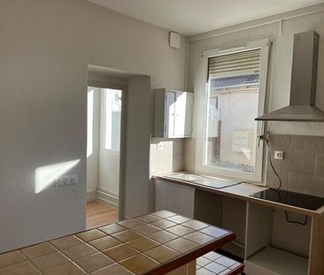 A LOUER - APPARTEMENT T2 - ROANNE - Photo 2