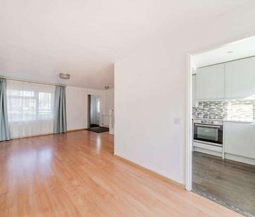 Ascot, Chichester Close, SL5 - Photo 4