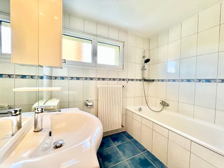 Appartement traversant de 3.5 pièces avec balcon à Monthey - Photo 3