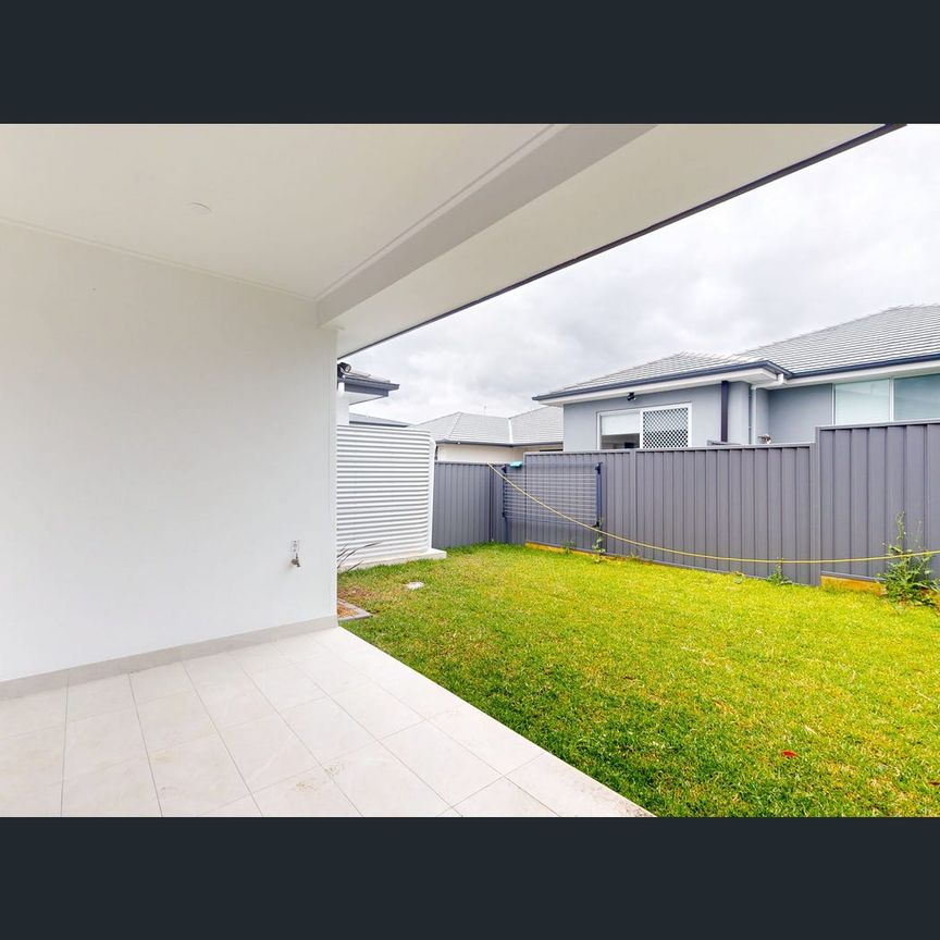 31 Rowcliff Circuit, Lochinvar, NSW 2321 - Photo 1